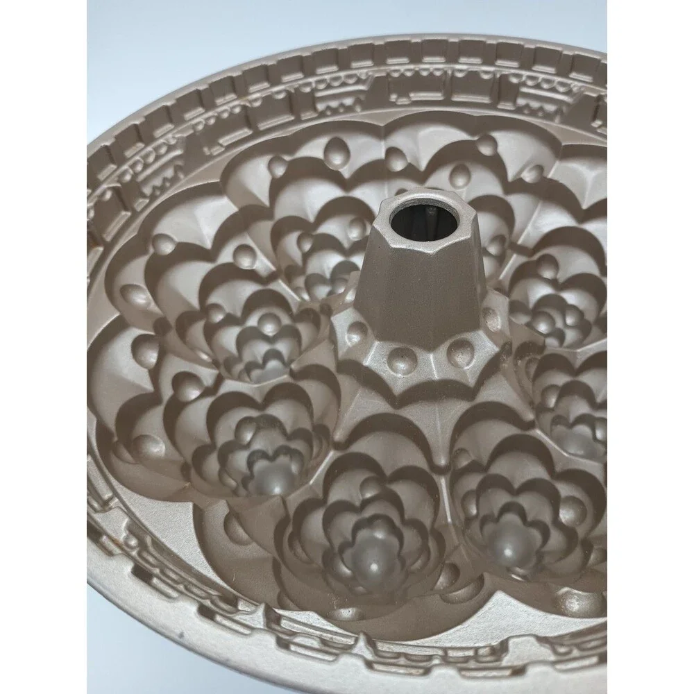 Nordic Ware Holiday Christmas Tree Bundt Pan 10 Cup